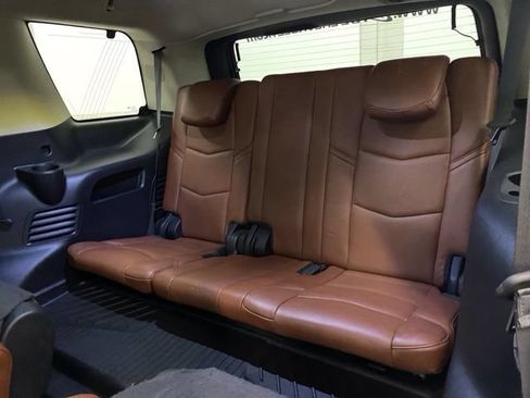 Used 2020 Cadillac Escalade Premium Luxury AWD/4WD image 25