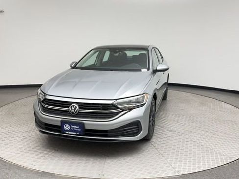 Certified 2023 Volkswagen Jetta SE FWD image 7