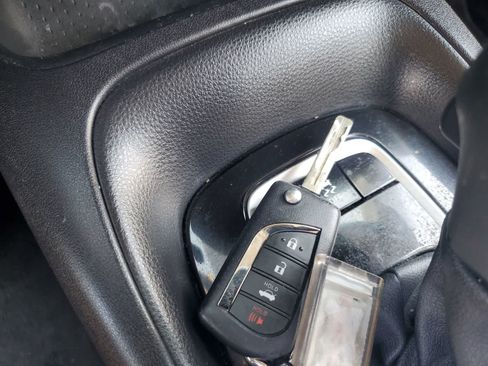 Used 2025 Toyota Corolla LE FWD image 25