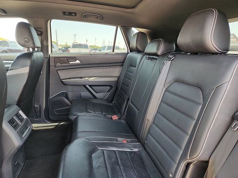 Used 2023 Volkswagen Atlas Cross Sport SEL Premium R-Line image 5