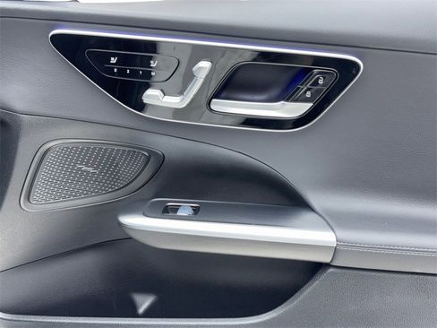 Used 2024 Mercedes-Benz C 300 Sedan image 44