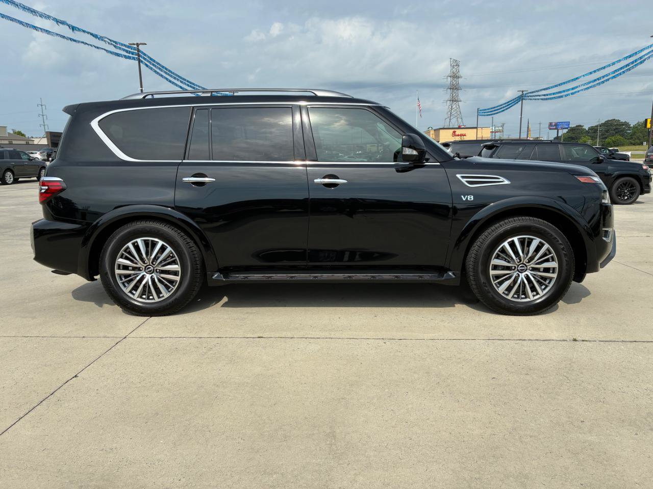 Used 2021 Nissan Armada SV w/ SV Appearance Package RWD image 5