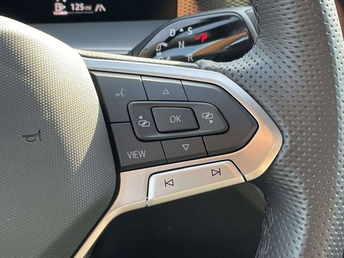 Certified 2025 Volkswagen Tiguan SE R-Line AWD/4WD image 20