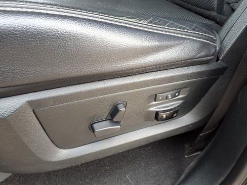 Used 2018 RAM 1500 Laramie w/ Convenience Group AWD/4WD image 16