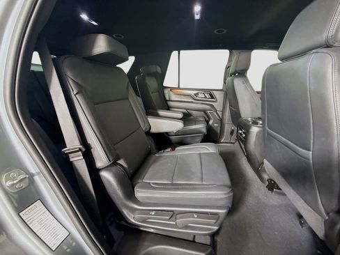 Used 2025 GMC Yukon Denali RWD image 27