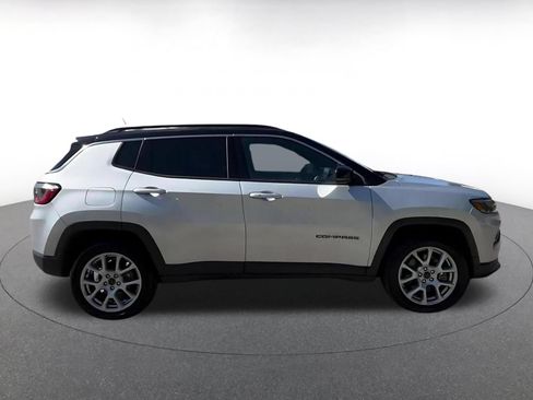 Used 2025 Jeep Compass Limited AWD/4WD image 16