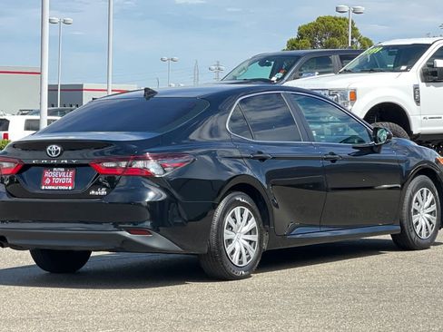 Used 2022 Toyota Camry LE FWD image 2