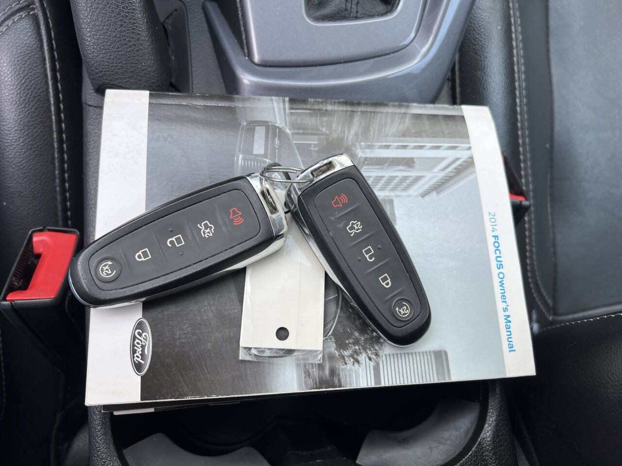 Used 2014 Ford Focus Titanium FWD image 22