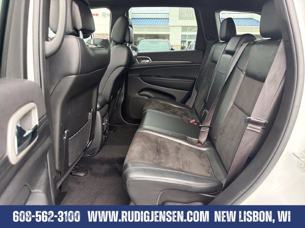 Used 2022 Jeep Grand Cherokee Laredo X AWD/4WD image 25