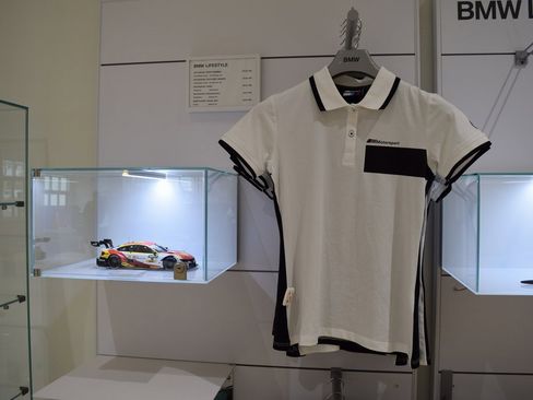 Used 2025 BMW X7 M60i w/ Executive Package image 56