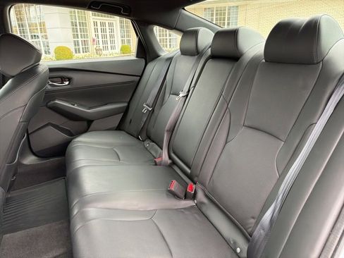 Used 2023 Honda Accord Sport image 12