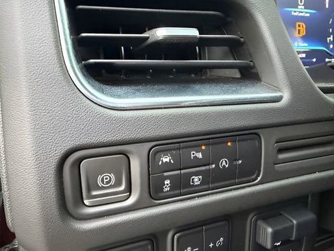 Used 2023 Chevrolet Suburban RST w/ Luxury Package image 19