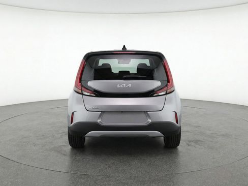 Used 2025 Kia Soul LX w/ LX Technology Package FWD image 7