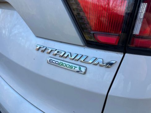 Used 2017 Ford Escape Titanium image 6