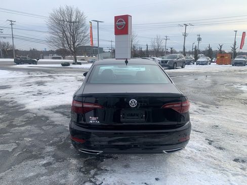 Used 2020 Volkswagen Jetta R-Line w/ R-Line Cold Weather Package image 6