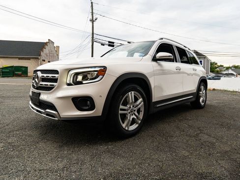 Used 2020 Mercedes-Benz GLB 250 4MATIC w/ Premium Package image 8