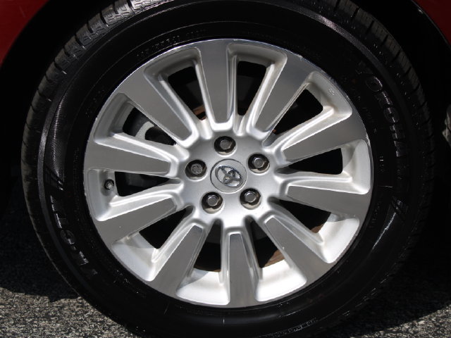Used 2015 Toyota Sienna Limited Premium FWD image 35