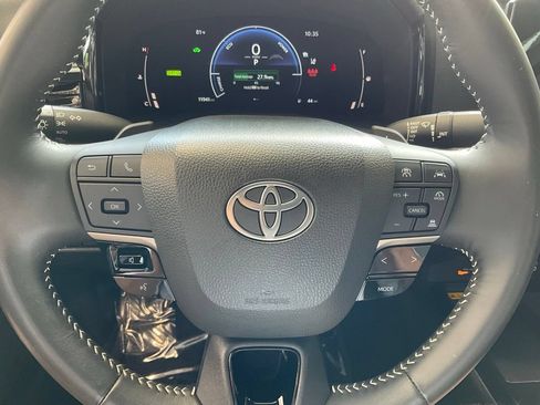 Certified 2025 Toyota Camry SE FWD image 11