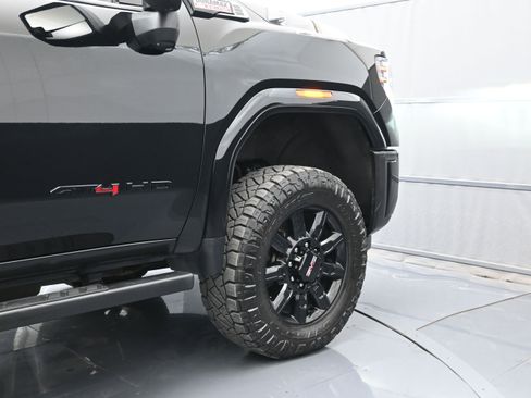 Used 2024 GMC Sierra 2500 AT4 w/ Technology Package AWD/4WD image 49