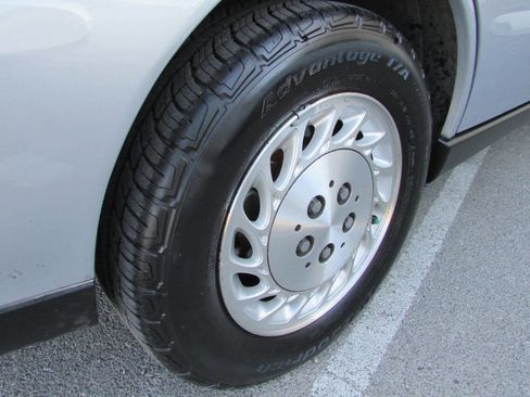 Used 2000 Saturn L-Series LS2 image 12