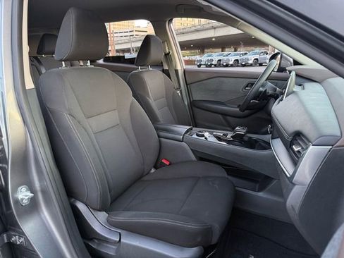 Used 2023 Nissan Rogue S image 11