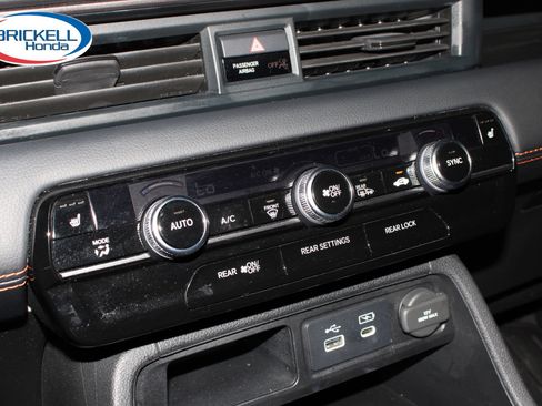Used 2024 Honda Pilot TrailSport image 38