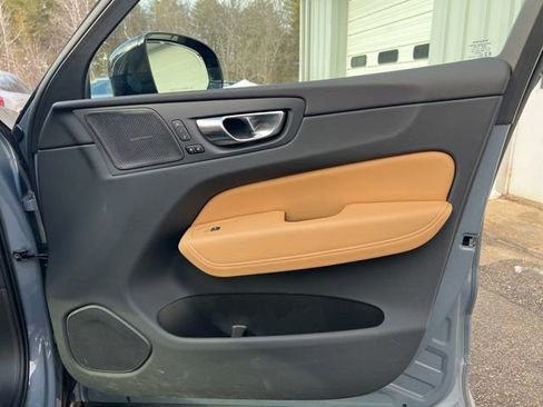 Certified 2023 Volvo XC60 B5 Ultimate w/ Climate Package image 16