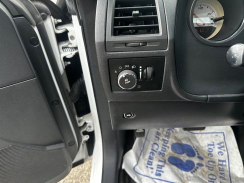 Used 2013 Dodge Challenger SXT image 16