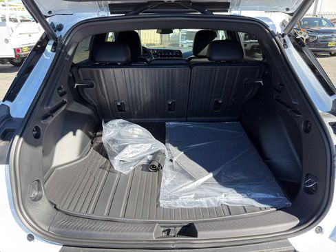 New 2026 Chevrolet Equinox EV LT image 15