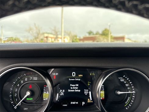 Used 2022 Jeep Wrangler Unlimited Sahara w/ Cold Weather Group image 18