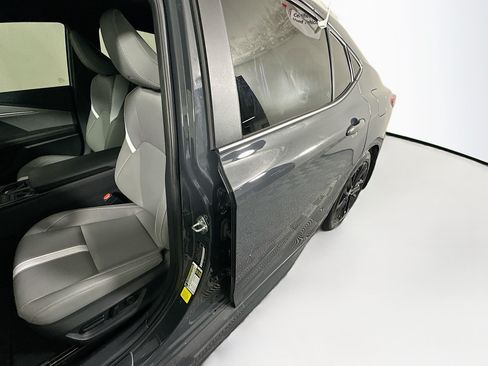 Used 2025 Toyota Camry SE FWD image 12