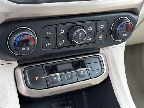 Used 2021 GMC Acadia Denali w/ Denali Ultimate Package image 14