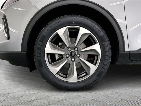 Certified 2023 Ford Escape Platinum image 9