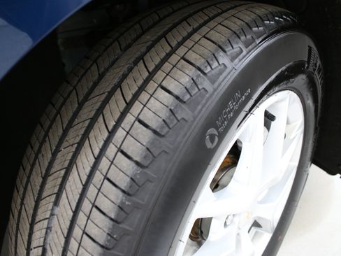 Used 2023 Chevrolet Equinox LT FWD image 34