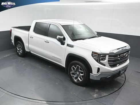 Used 2025 GMC Sierra 1500 SLT w/ SLT Premium Package AWD/4WD image 9