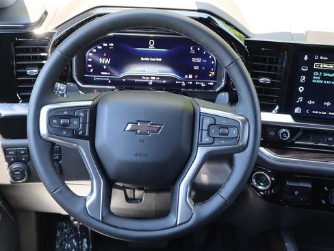 Used 2025 Chevrolet Silverado 1500 LT Trail Boss w/ Convenience Package II AWD/4WD image 20