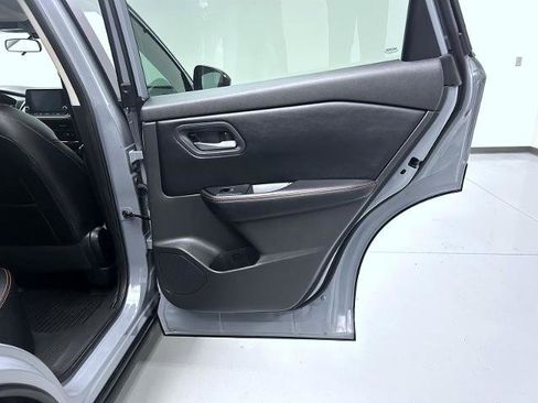 Certified 2025 Nissan Rogue SV AWD/4WD image 17