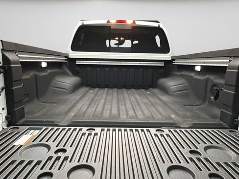 Used 2025 Nissan Frontier SV w/ SV Convenience Package AWD/4WD image 19