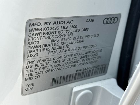 Used 2025 Audi Q5 Premium Plus w/ Premium Plus AWD/4WD image 29