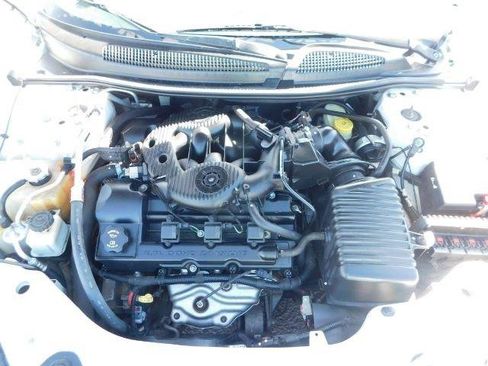 Used 2005 Dodge Stratus SXT image 17
