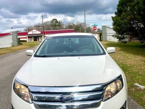 Used 2011 Ford Fusion SE image 2