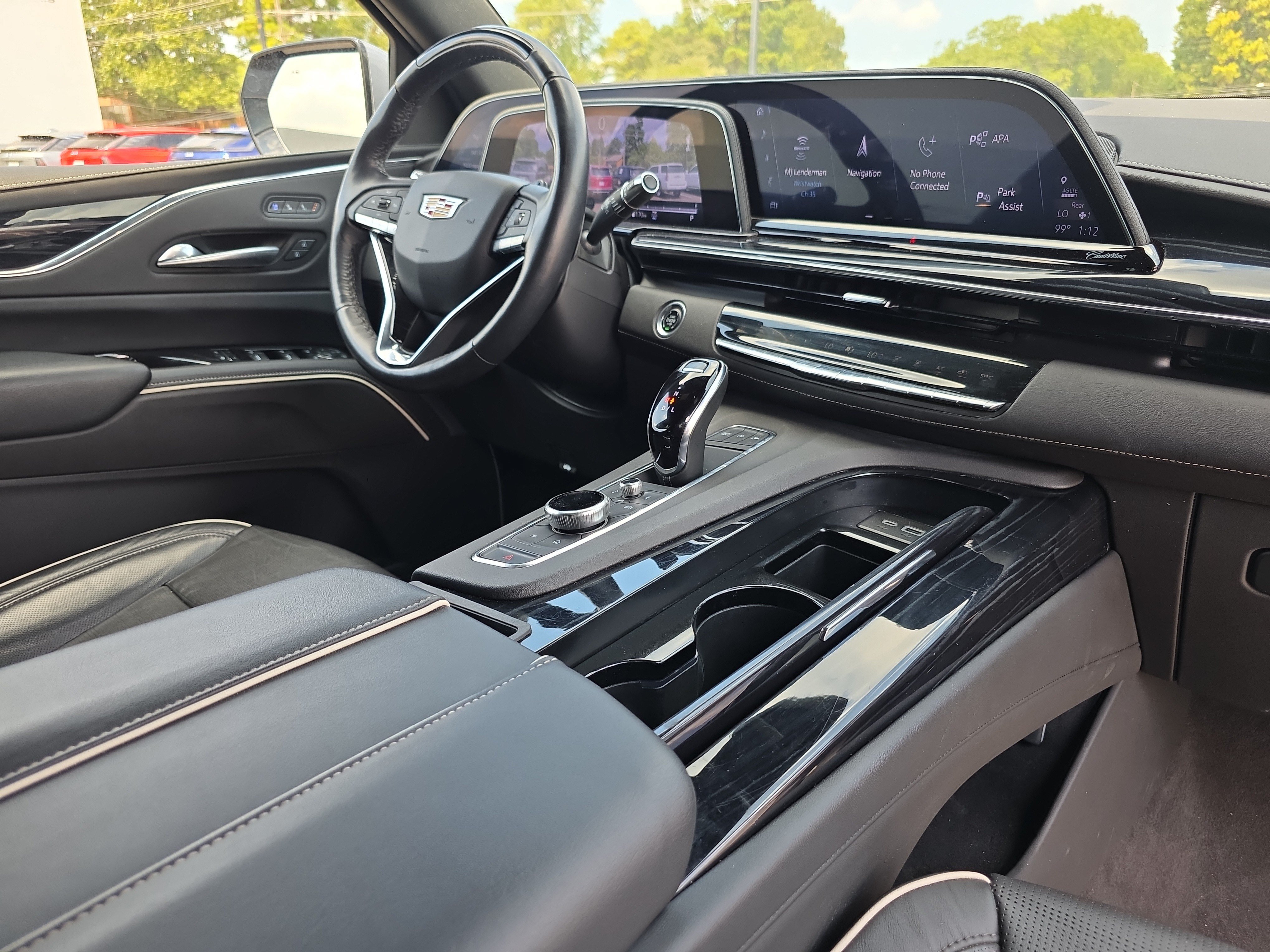 Used 2024 Cadillac Escalade Sport AWD/4WD image 17