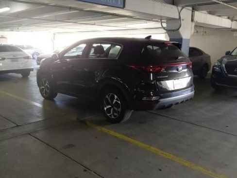 Used 2022 Kia Sportage LX FWD image 4
