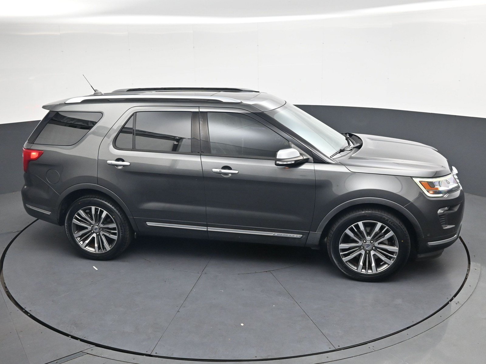 Used 2018 Ford Explorer Platinum AWD/4WD image 21