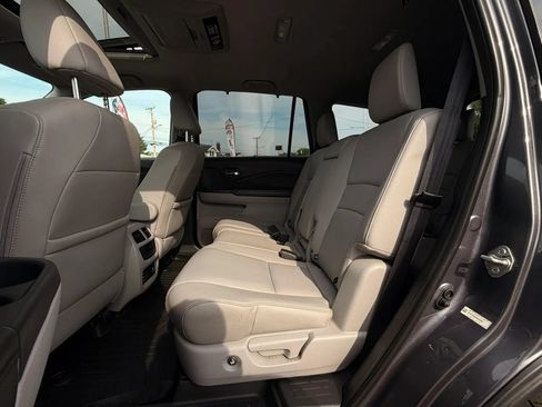 Used 2016 Honda Pilot Touring image 10