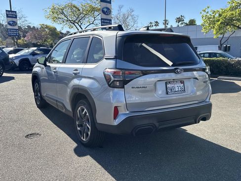 Used 2025 Subaru Forester Limited image 6