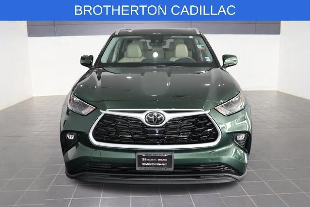 Used 2025 Toyota Highlander XLE AWD/4WD image 11