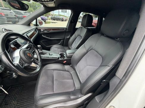 Used 2017 Porsche Macan AWD/4WD image 17