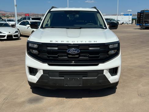 Used 2025 Ford Expedition Active AWD/4WD image 9