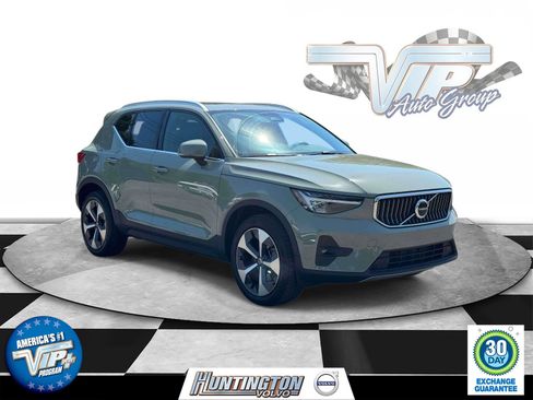 Certified 2023 Volvo XC40 B5 Plus AWD/4WD image 1